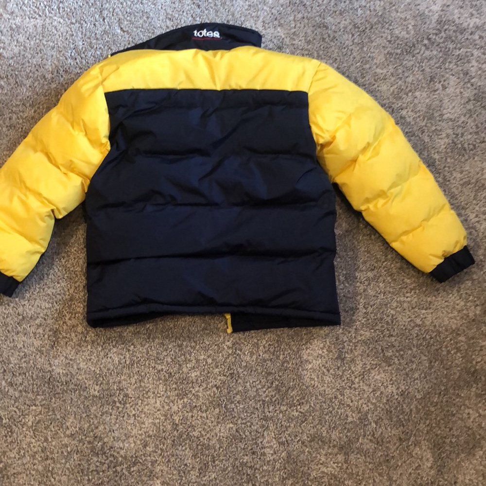 Totes Puffer Jacket - Picture 2 of 3
